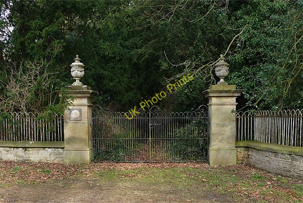 Photo 6"x4" Gates, Brattleby Aisthorpe c2010