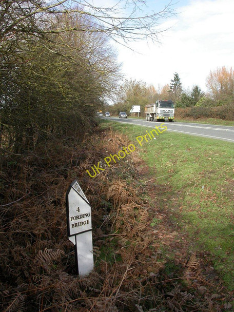 Photo 6"x4" Ellingham, milepost Ringwood\/SU1505 c2011