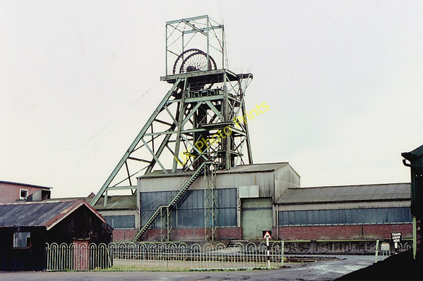 Photo 6"x4" Cannock Wood Colliery, Staffordshire Cannock Wood c1972