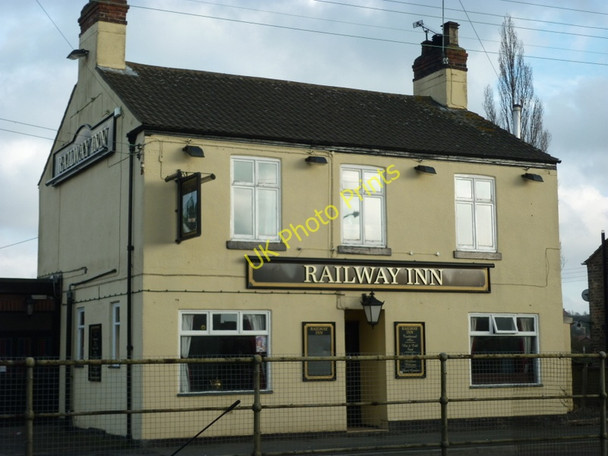 Photo 6"x4" The Railway Inn, Victoria Road, Barnetby le Wold Barnetby le Wold c2011