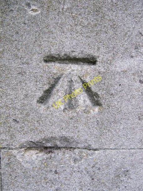 Photo 6"x4" St Andrews Benchmark Worcester c2011