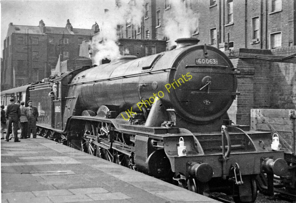 Photo 6"x4" A down Manchester express waiting to leave Marylebone Station Marylebone\/TQ2881 c1956