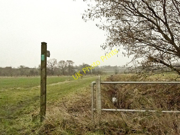 Photo 6"x4" Footpath No.26 to Rookery Farm from Pipney Hill, Rendham Rendham c2011