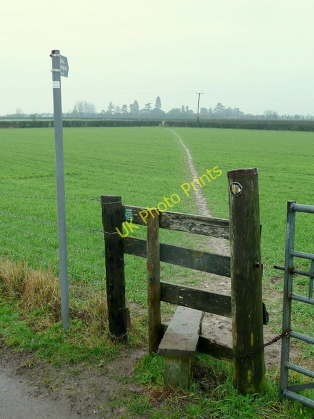 Photo 6"x4" Footpath to Tibberton Bulley c2011