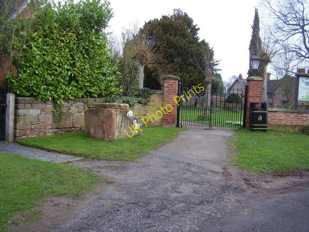 Photo 6"x4" Meriden church gates Eaves Green c2011