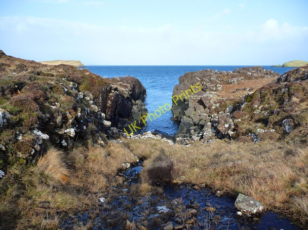 Photo 6"x4" Geodh on the west side of Lyndale Point Kildonan\/NG3554 c2011