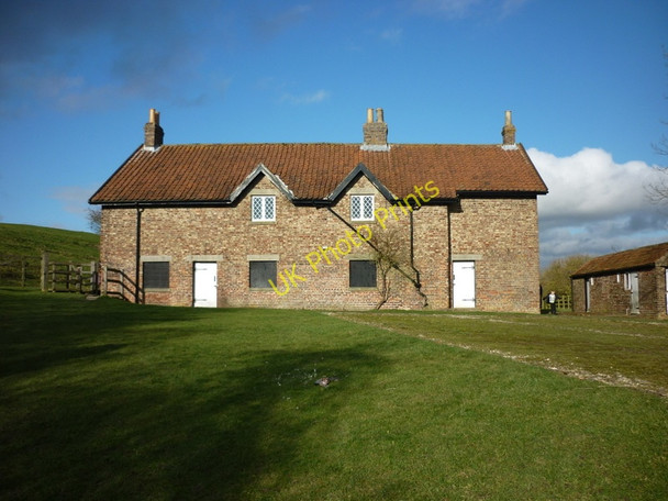 Photo 6"x4" Building at Wharram Percy Wharram Percy c2011