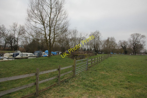 Photo 6"x4" Breastwork over the fence Radcot c2011