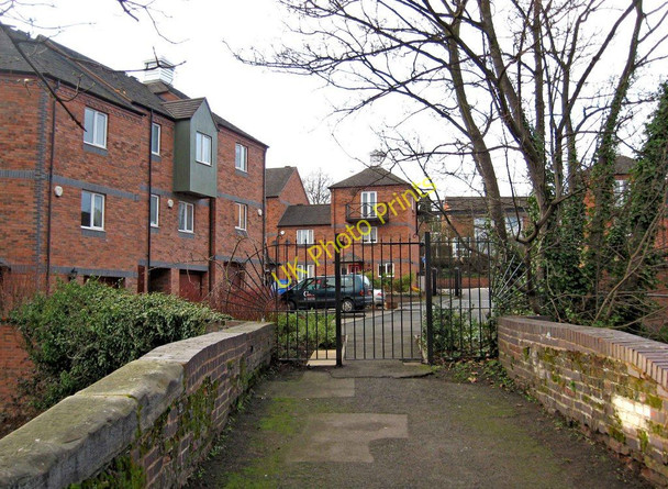 Photo 6"x4" Gate from Caldwall Mill Bridge to Round Hill Wharf, Kidderminster Kidderminster c2011