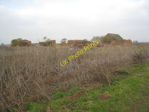 Photo 6"x4" The remains of Old Farm (2) Beltoft c2011