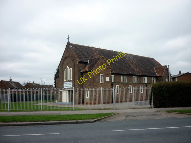 Photo 6"x4" St Bede's Church on Hopewell Road, East Hull Neat Marsh c2011
