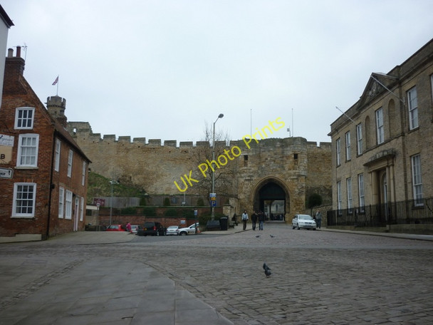 Photo 6"x4" The entrance to Lincoln Castle Lincoln c2011