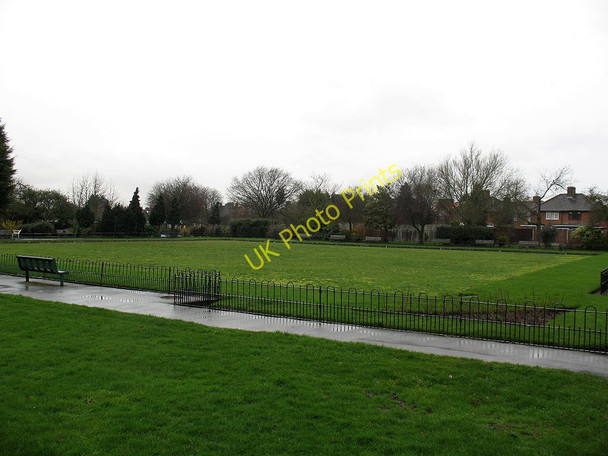 Photo 6"x4" Hornfair Park: disused bowling green Greenwich\/TQ3977 c2011