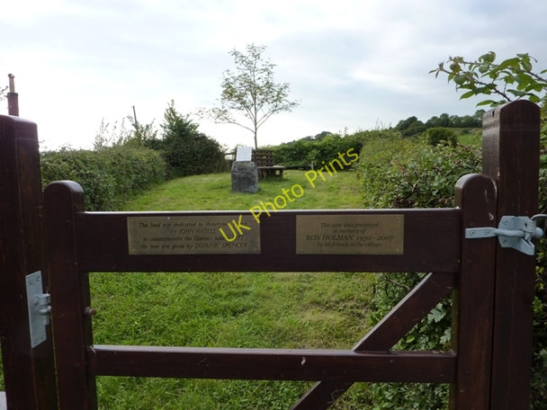Photo 6"x4" Commemorative Gate Moorlinch c2009