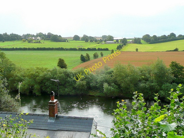 Photo 6"x4" View over the Wye Broadway Lands c2009