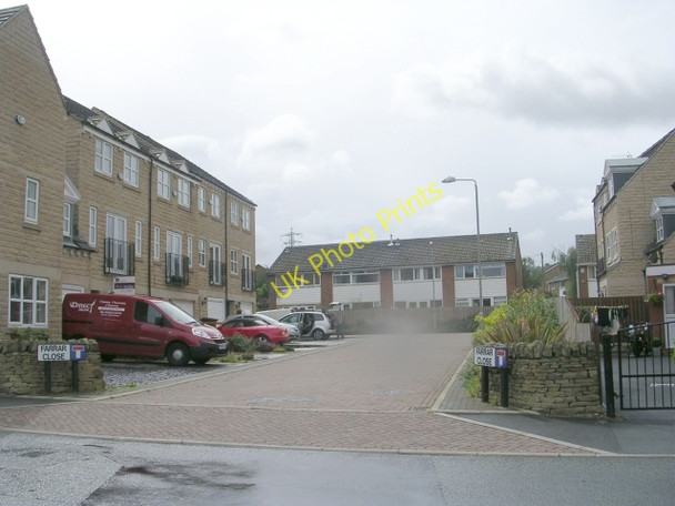 Photo 6"x4" Farrar Close - Lower Edge Road - on a rainy day! Elland c2009