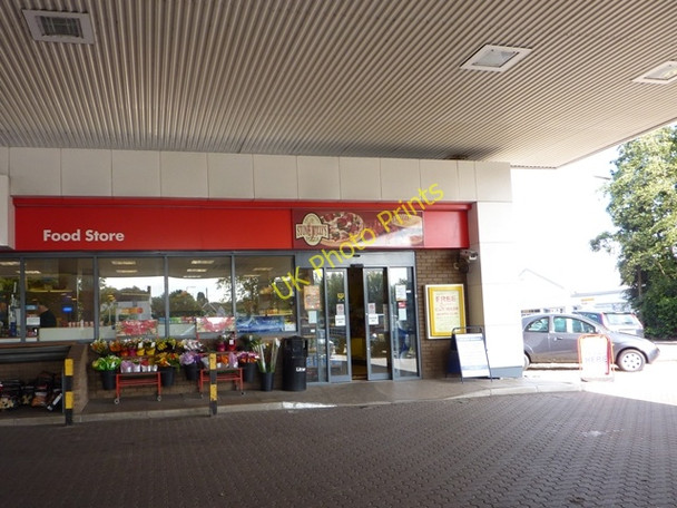 Photo 6"x4" Clevedon Forecourt Store Clevedon c2009