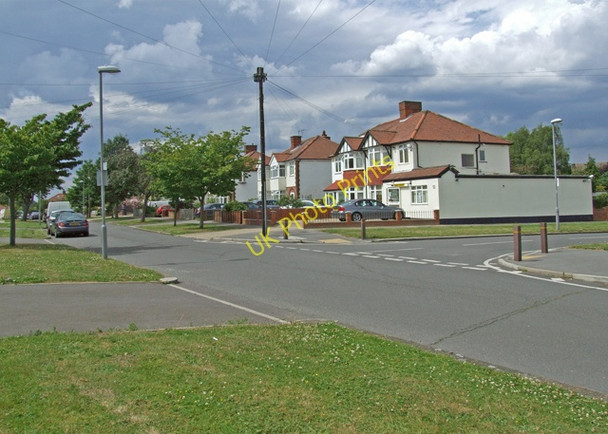 Photo 6"x4" Warren Drive South New Malden c2009