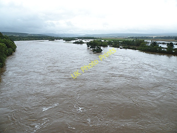 Photo 6"x4" River Spey in Spate (10) Fochabers c2009