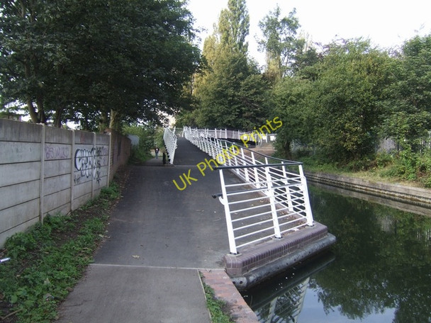 Photo 6"x4" Ramp onto Trapmakers Bridge - Wyrley & Essington Canal Wednesfield c2009