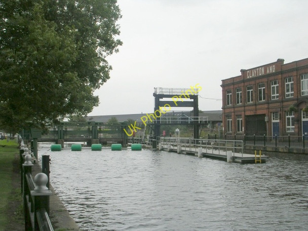 Photo 6"x4" Stamp End Lock - Witham Navigation Lincoln c2009