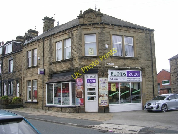 Photo 6"x4" Former Co-op Branch No 10 - Fountain Street Morley\/SE2627 c2009