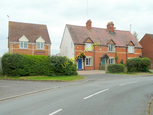 Photo 6"x4" Architectural mimicry in Sedgeberrow Sedgeberrow c2009
