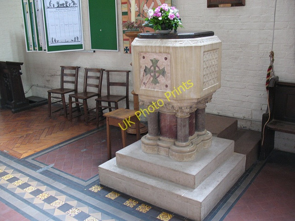 Photo 6"x4" St Mary Magdalene, Wandsworth Common: font Clapham\/TQ2975 c2009