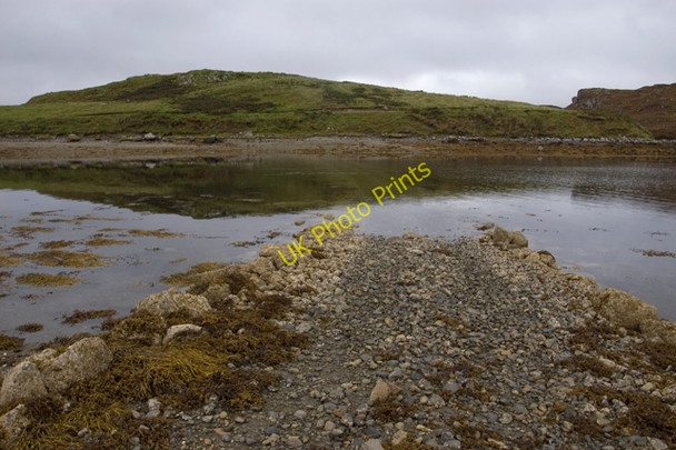 Photo 6"x4" Causeway to Eilean Chaluim Chille Cromor c2009