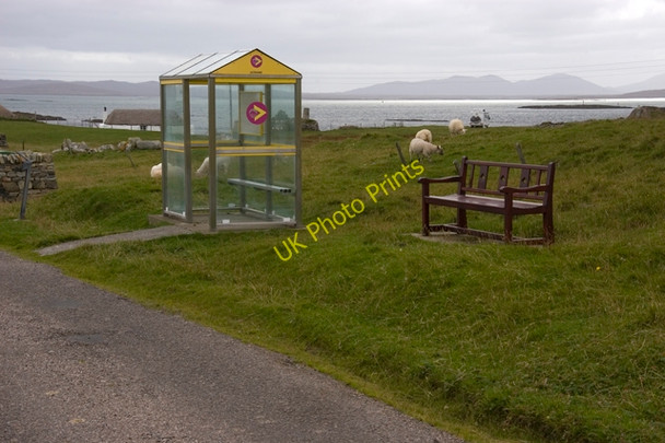 Photo 6"x4" Bus stop at Baile Ruisigearraidh c2009