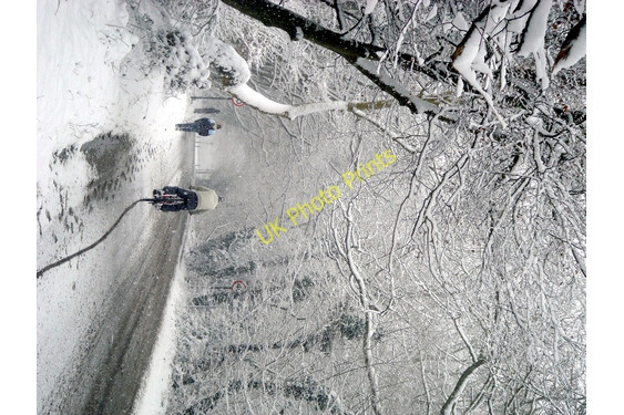 Photo 6"x4" Lye Lane in the snow Bricket Wood c2008