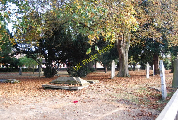 Photo 6"x4" Churchyard, St Stephen's Church Tonbridge c2009
