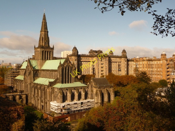 Photo 6"x4" Glasgow: the cathedral and the Royal Infirmary Glasgow c2009