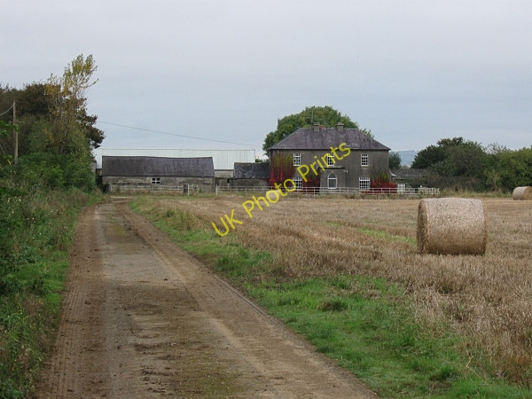 Photo 6"x4" House and Straw Bales Gowran c2009