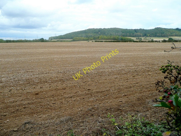 Photo 6"x4" View to the hill Great Washbourne c2009