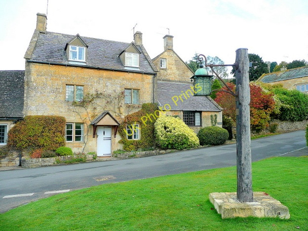 Photo 6"x4" Stott Lantern and a Cotswold stone house Laverton\/SP0735 c2009