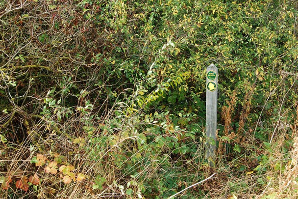 Photo 6"x4" Footpath waymark near Northfields, Ufton Fields Harbury c2009