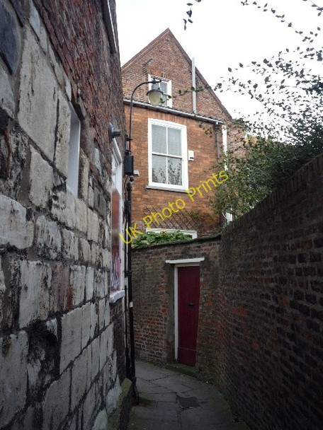 Photo 6"x4" Passage between Spen Lane and St. Andrewgate York\/SE5951 c2009