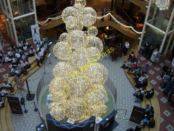 Photo 6"x4" Decorations and carol singers , Princes Square Glasgow c2009