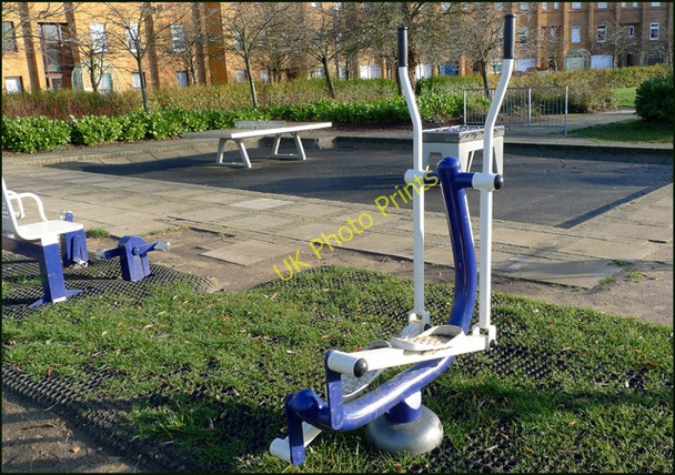 Photo 6"x4" Kid-Proof Exercise Machine, Fishermead Play Area Milton Keynes c2009