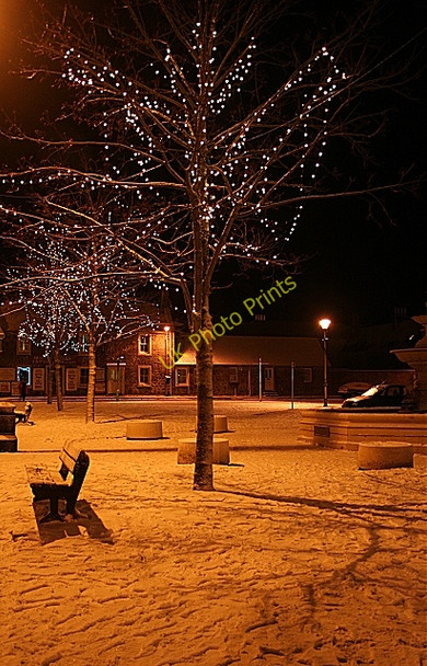 Photo 6"x4" Christmas Lights in the Square Fochabers c2009 P1