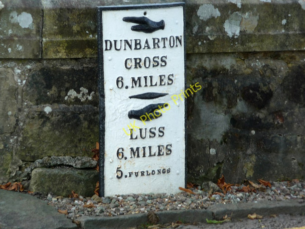 Photo 6"x4" Milestone at Duck Bay Arden\/NS3684 c2009