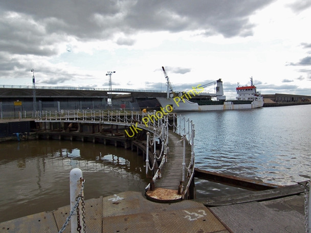 Photo 6"x4" Inner Lock Gate - Albert Dock Kingston upon Hull c2007