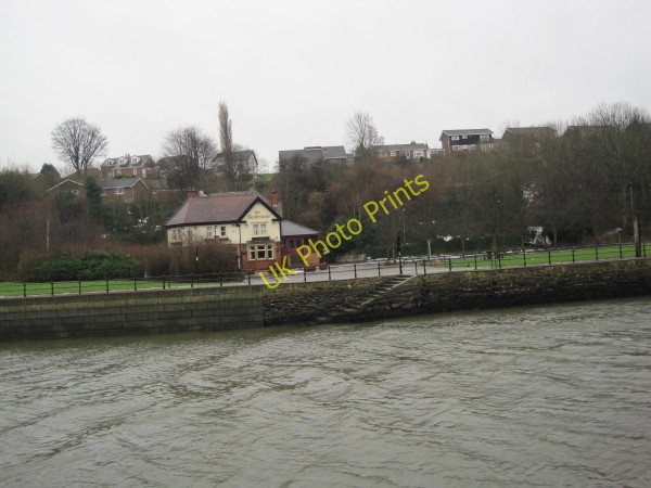 Photo 6"x4" The Golden Lion, South Hylton North Hylton c2010
