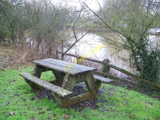 Photo 6"x4" Picnic table, Sturminster Newton The Bridge c2010