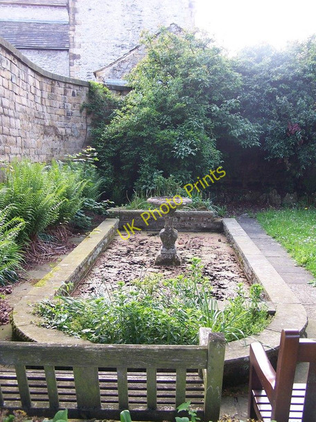 Photo 6"x4" Memorial Garden, Bath Gardens, Bakewell - 2 Bakewell c2009