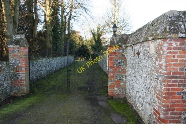 Photo 6"x4" Wall by the path Brightwell-cum-Sotwell c2010