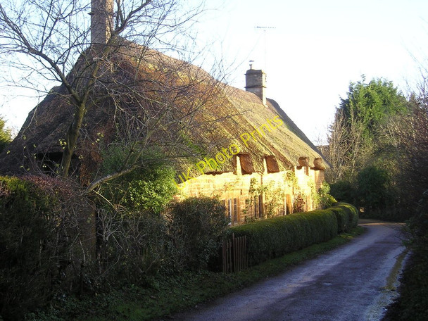 Photo 6"x4" Winter Sunshine on Thatch Great Tew c2009