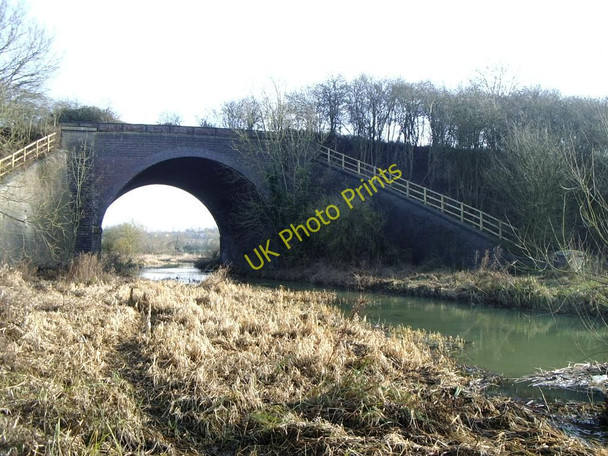 Photo 6"x4" River Avon and former Great Central Railway Rugby c2010