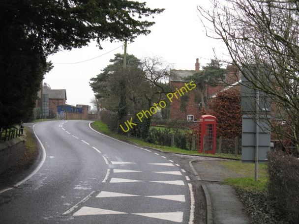 Photo 6"x4" Warmingham - Main Road & Telephone Box Warmingham c2010